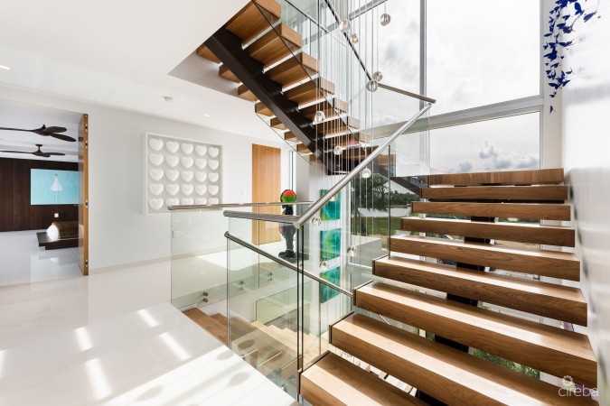 #48 LALIQUE QUAY - A MODERN MASTERPIECE