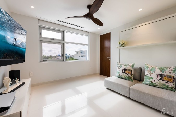 #48 LALIQUE QUAY - A MODERN MASTERPIECE