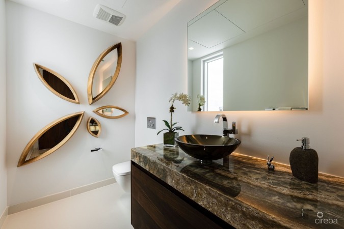 #48 LALIQUE QUAY - A MODERN MASTERPIECE