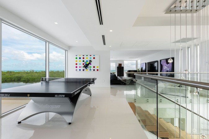 #48 LALIQUE QUAY - A MODERN MASTERPIECE