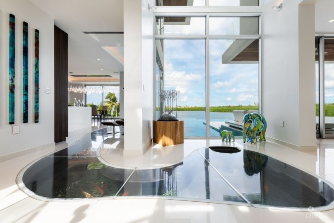 #48 LALIQUE QUAY - A MODERN MASTERPIECE