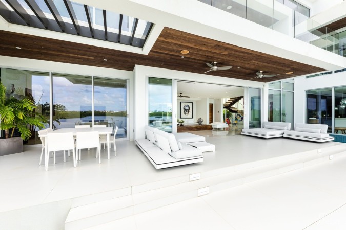 #48 LALIQUE QUAY - A MODERN MASTERPIECE