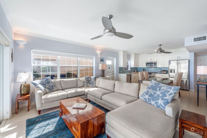 MAHOGANY POINT VILLAS 3, BEACH FRONT TOWNHOME