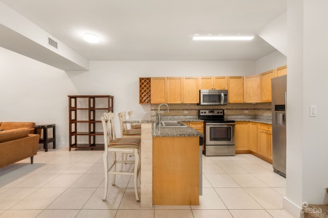 SPACIOUS 3-BEDROOM WITH DEN IN SCENIC SPRINGFIELD ESTATES