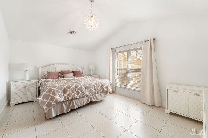 SPACIOUS 3-BEDROOM WITH DEN IN SCENIC SPRINGFIELD ESTATES