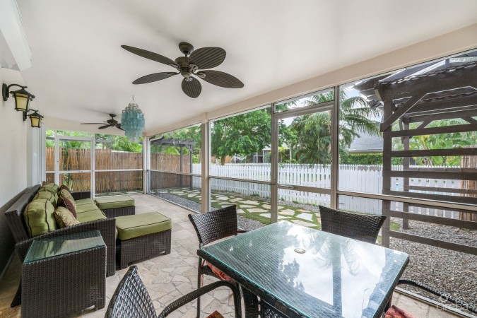 SPACIOUS 3-BEDROOM WITH DEN IN SCENIC SPRINGFIELD ESTATES