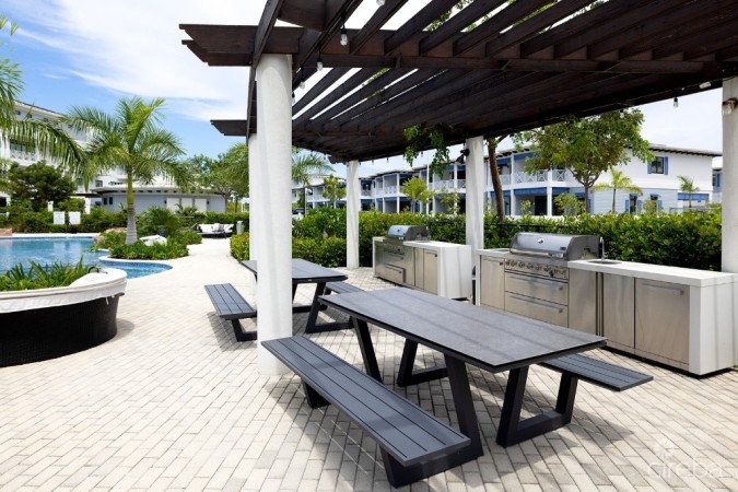 OLEA #322 IN CAMANA BAY