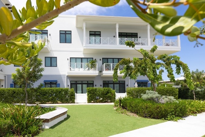 OLEA #322 IN CAMANA BAY