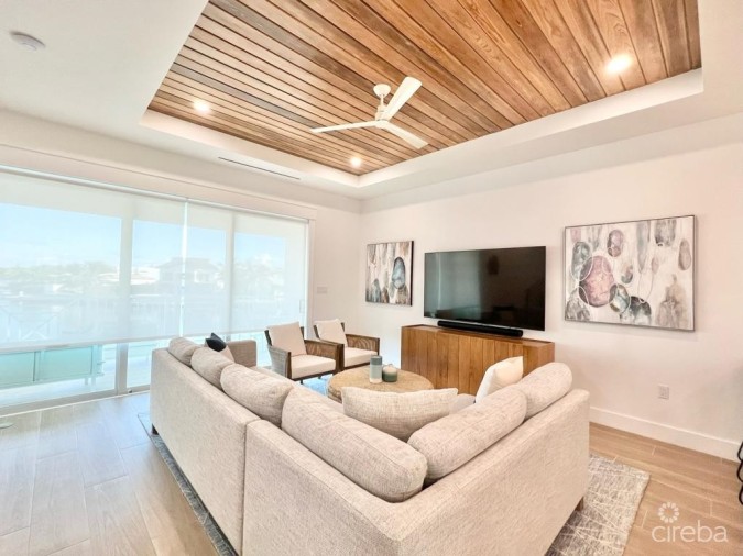 PERIWINKLE WATERFRONT WITH BOAT DOCK