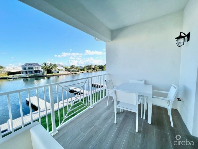 PERIWINKLE WATERFRONT WITH BOAT DOCK