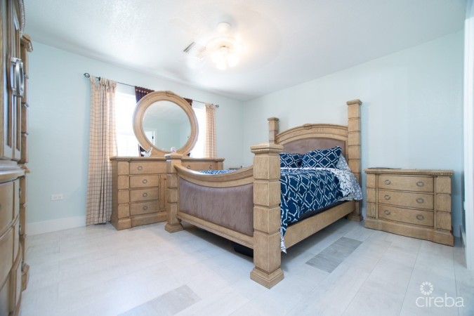 SMITH ROAD VILLAS - FULLY RENOVATED 3 BED/2 BATH