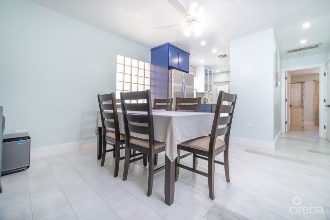 SMITH ROAD VILLAS - FULLY RENOVATED 3 BED/2 BATH