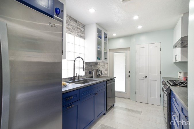 SMITH ROAD VILLAS - FULLY RENOVATED 3 BED/2 BATH