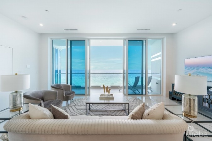 FIN 15 -  PRISTINE THREE BEDROOM SEAFRONT SECOND LEVEL UNIT
