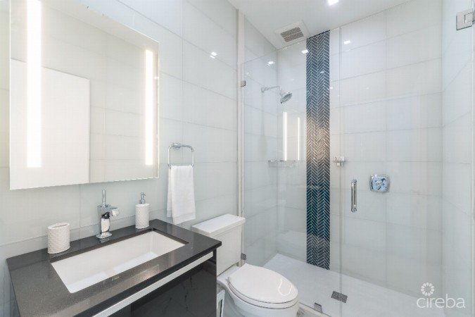 FIN 15 -  PRISTINE THREE BEDROOM SEAFRONT SECOND LEVEL UNIT