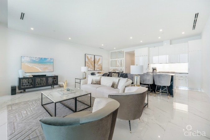 FIN 15 -  PRISTINE THREE BEDROOM SEAFRONT SECOND LEVEL UNIT
