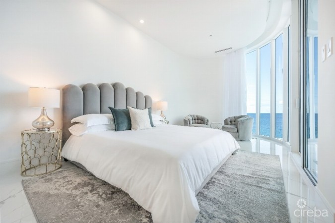 FIN 15 -  PRISTINE THREE BEDROOM SEAFRONT SECOND LEVEL UNIT