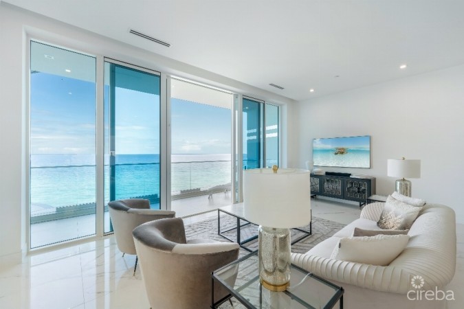 FIN 15 -  PRISTINE THREE BEDROOM SEAFRONT SECOND LEVEL UNIT