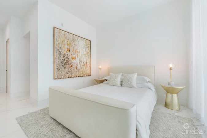 FIN 15 -  PRISTINE THREE BEDROOM SEAFRONT SECOND LEVEL UNIT