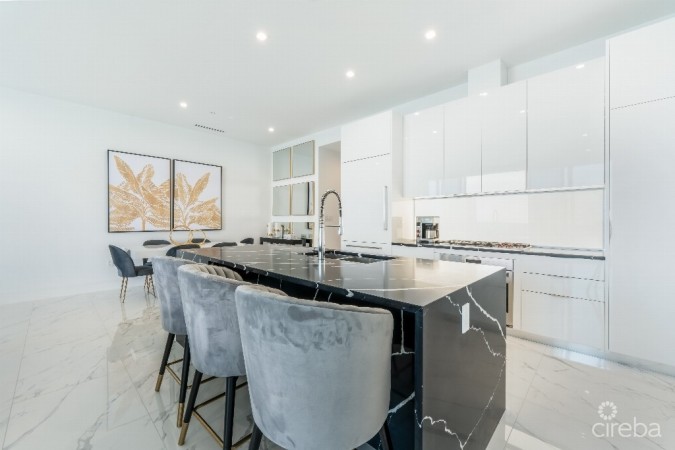 FIN 15 -  PRISTINE THREE BEDROOM SEAFRONT SECOND LEVEL UNIT