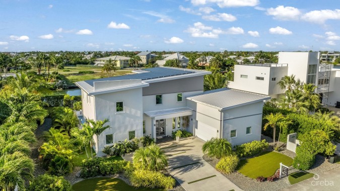 THE ULTIMATE ECO FRIENDLY CANAL FRONT FAMILY HOME