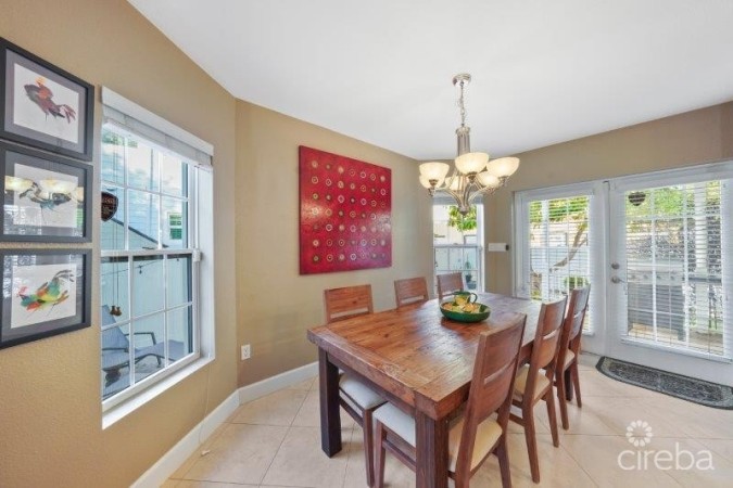 PLANTATION HOME - MOTIVATED VENDOR
