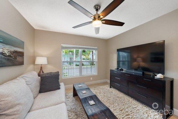 PLANTATION HOME - MOTIVATED VENDOR