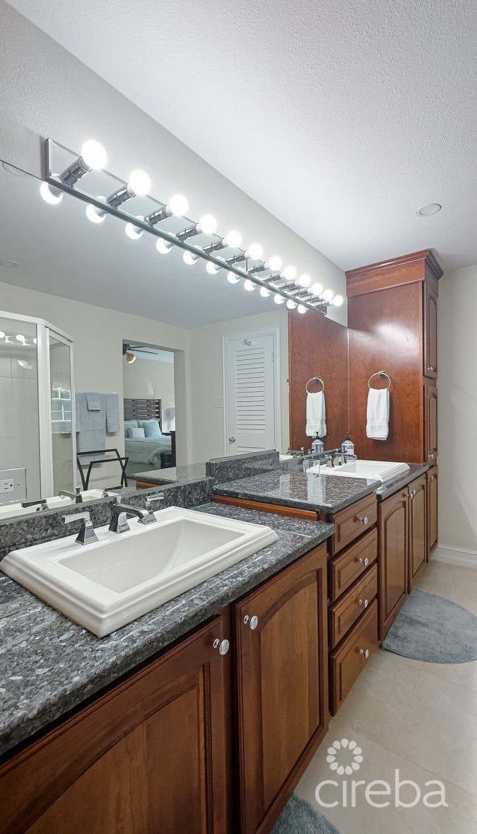 SOUTH SOUND HOME + 1 BEDROOM COTTAGE (ANNE BONNY CRESCENT)