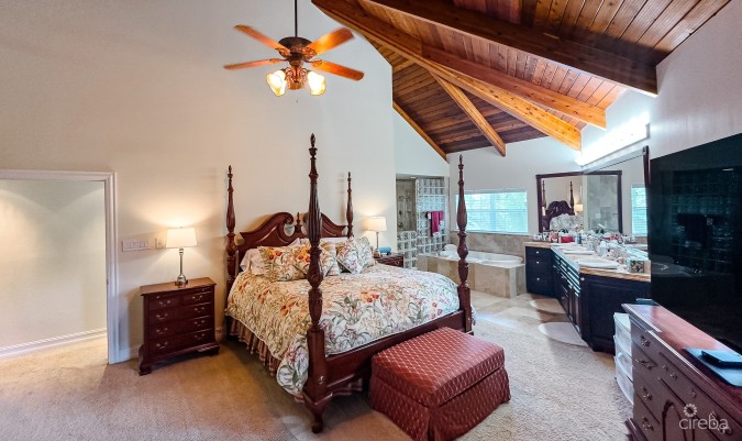 SOUTH SOUND HOME + 1 BEDROOM COTTAGE (ANNE BONNY CRESCENT)