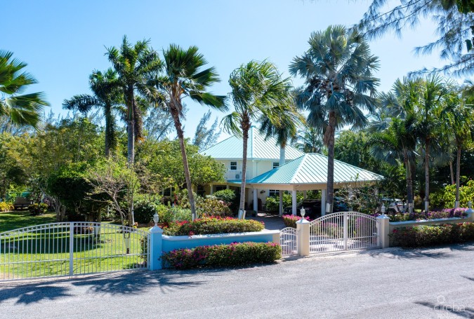 SOUTH SOUND HOME + 1 BEDROOM COTTAGE (ANNE BONNY CRESCENT)