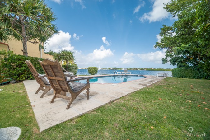 GOVERNORS HARBOUR WATERFRONT TOWNHOUSE, SMB CORRIDOR