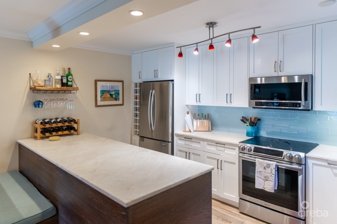 GOVERNORS HARBOUR WATERFRONT TOWNHOUSE, SMB CORRIDOR