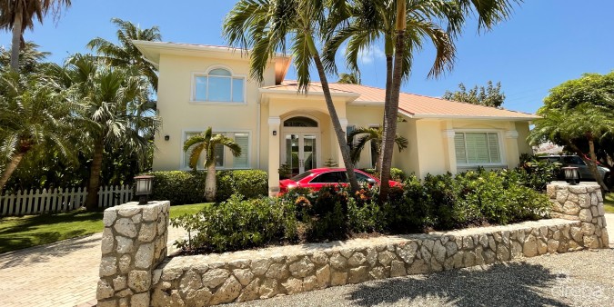 SNUG HARBOUR HOME