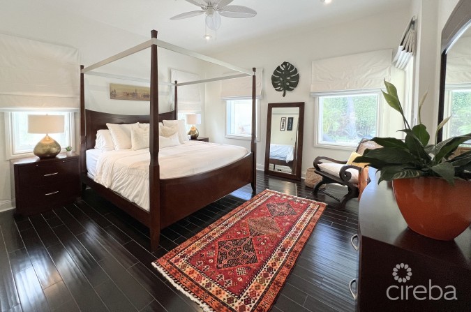 SNUG HARBOUR HOME