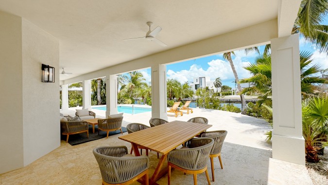 CRYSTAL HARBOUR LUXURY HOME