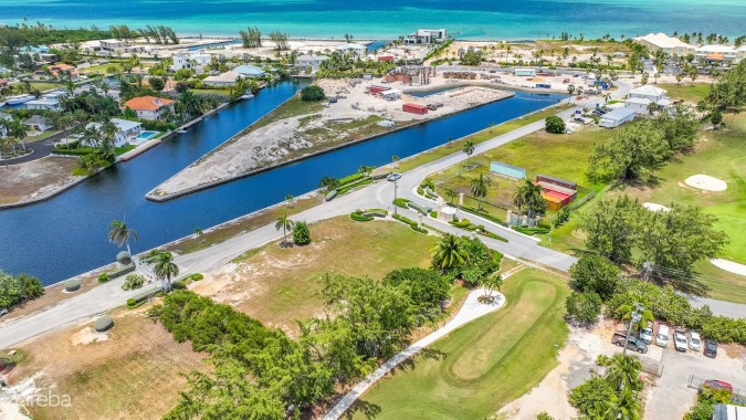 PRIME CANAL FRONT LAND IN CRYSTAL HARBOUR