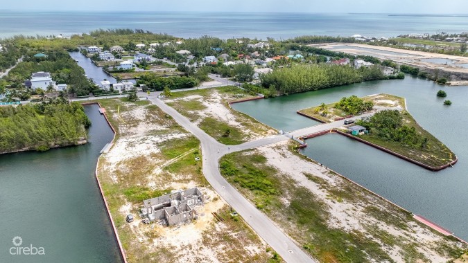 MUSTIQUE COVE PRIME CANAL-FRONT LAND