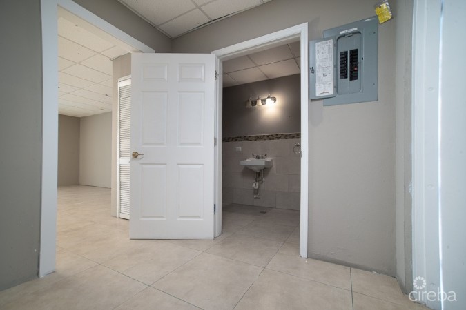 COMMERCIAL OFFICE SPACE PALM GROVE