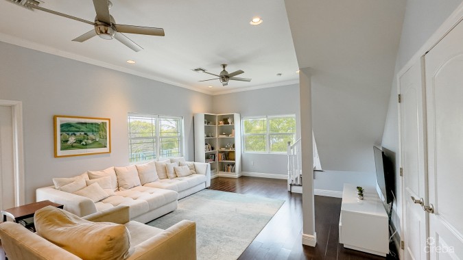SAVANNAH FAMILY HOME WITH INVESTMENT PROPERTY