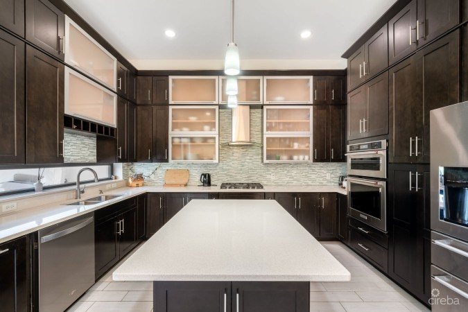 VELA 2, OCEANVIEW SOUTH SOUND HOME