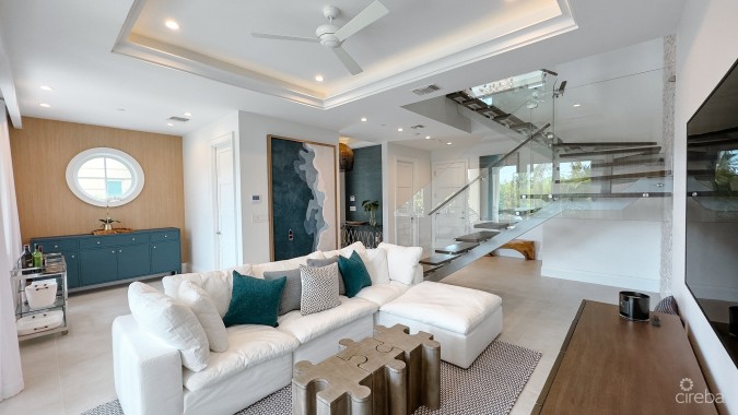 STONE ISLAND RESIDENCE YACHT CLUB