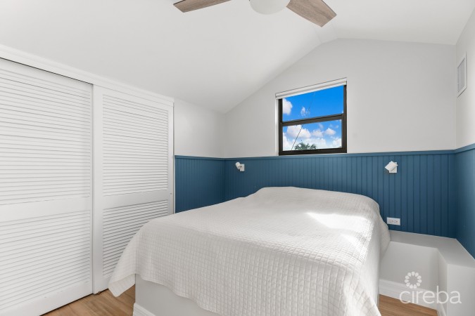 CANALFRONT 4 BED | 4.5 BATH - NEWLY RENOVATED GOVERNORS HARBOUR HOME