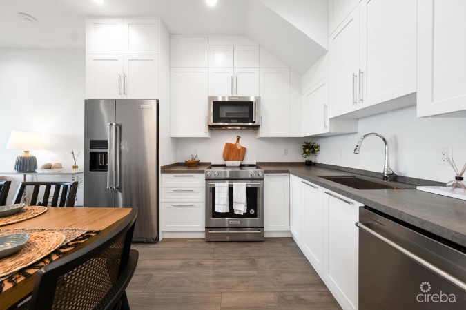 ALLURE 4, WATERFRONT CONDO