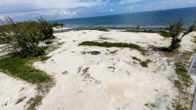 DIAMOND'S EDGE WATERFRONT ESTATE LOT 9