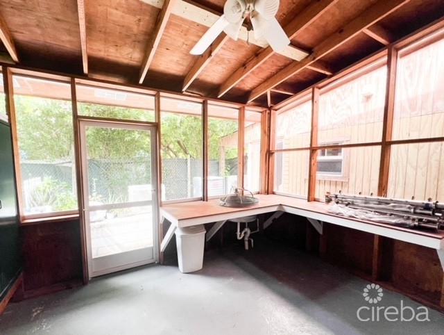 IMMACULATE 2-BEDROOM CONDO IN FALCON CLOSE