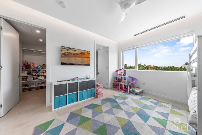 SOLARA 117, CRYSTAL HARBOUR END UNIT