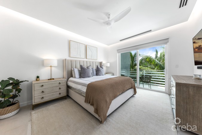 SOLARA 117, CRYSTAL HARBOUR END UNIT