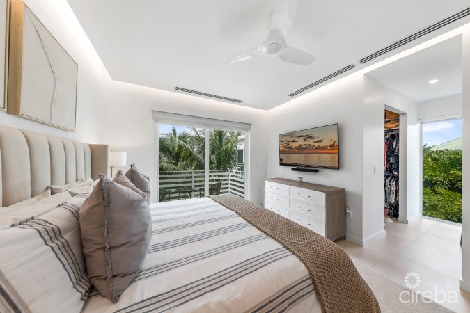 SOLARA 117, CRYSTAL HARBOUR END UNIT