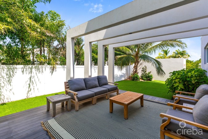 SOLARA 117, CRYSTAL HARBOUR END UNIT