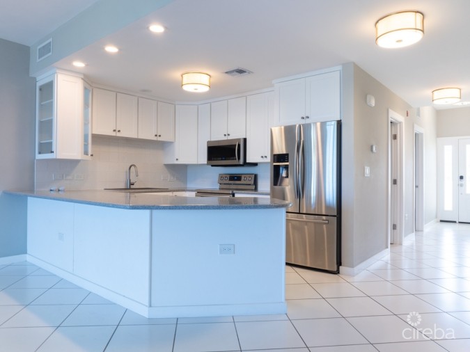 CRESCENT POINT UNIT #15, SEVEN MILE BEACH